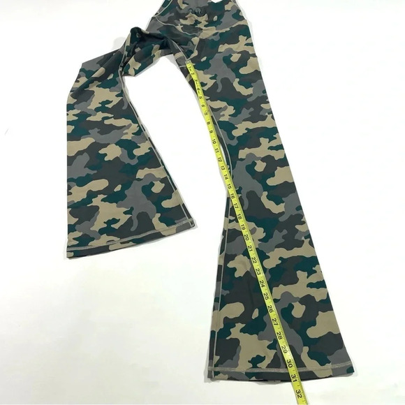 New Offline Aerie Hi Rise Flare Ruched Front Leggings Camouflage - Picture 9 of 10